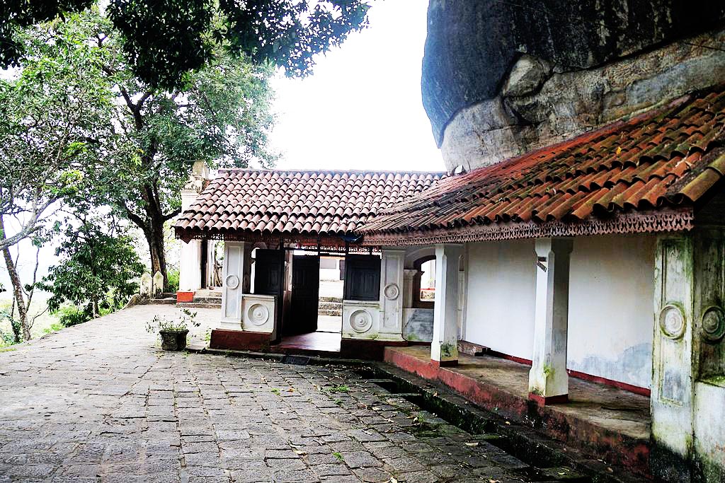 Mulkirigala Rock Temple - මුල්කිරිගල රජමහා විහාරය
